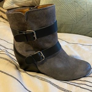 Adorable wedge booties!! NWT.